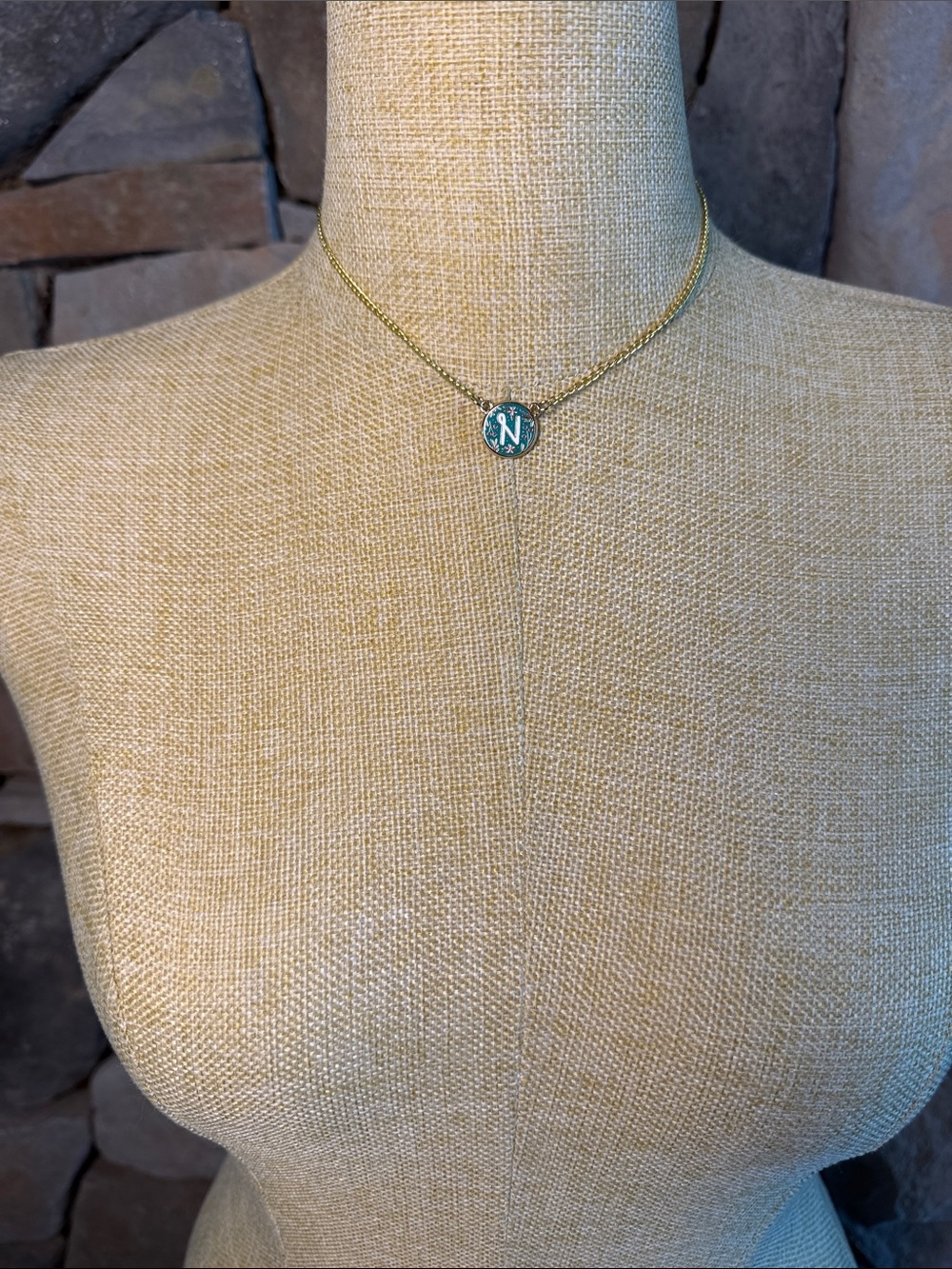 New🌟”N”Anthropologie-Elegant Gold and Pink Pendant Necklace